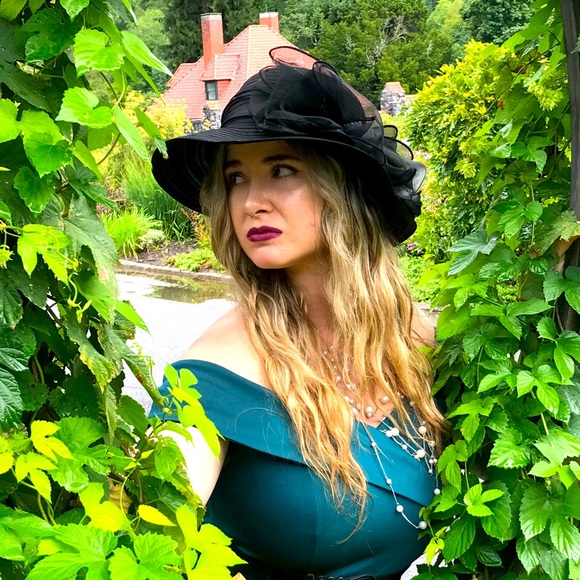 Meet your Posher, Jocelyn - Picture 1 of 2